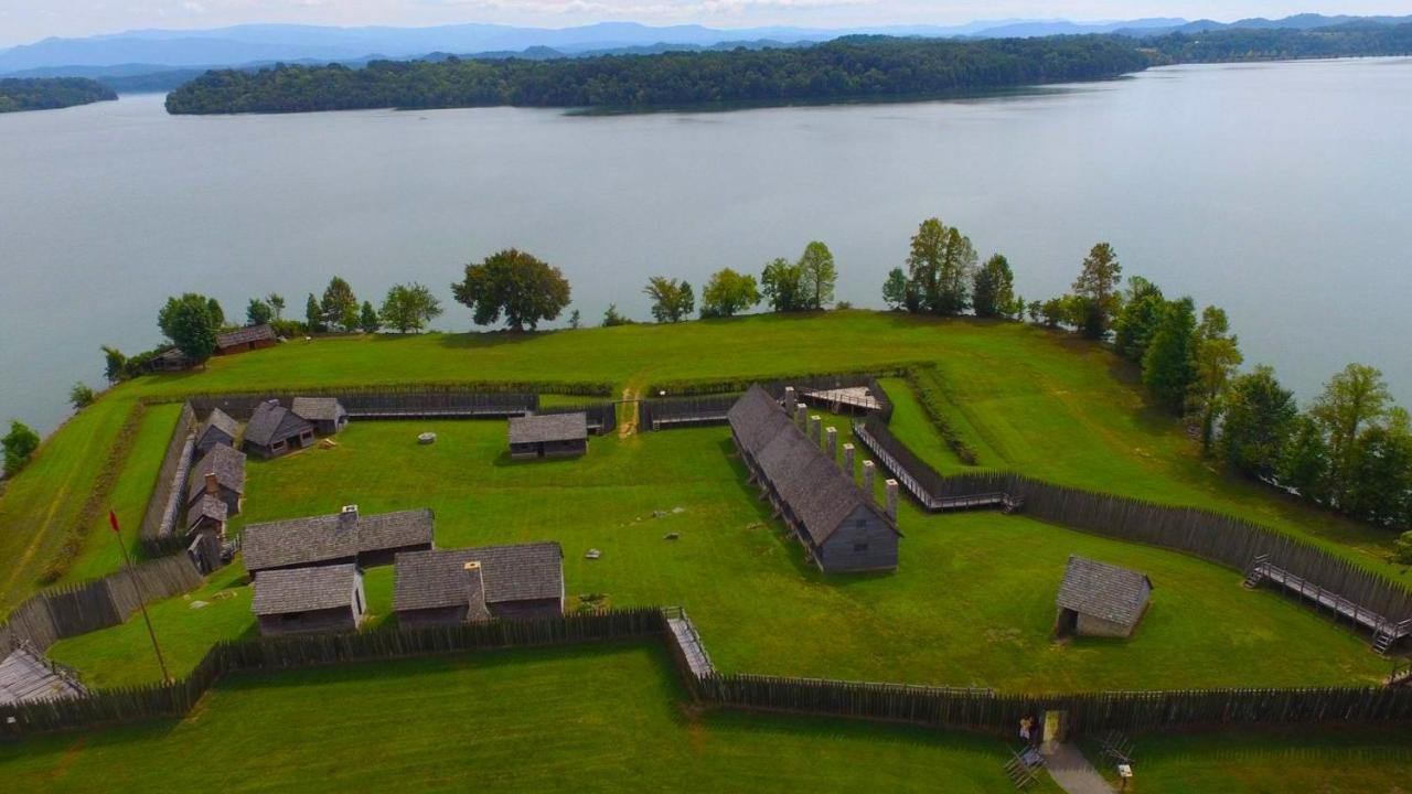 Inn Of Loudon Exterior photo